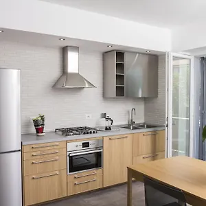 Rosa's House Rome Airport شقة